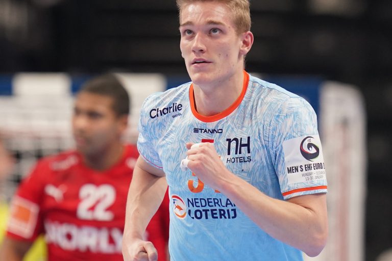 Tom Jansen mist EK-kwalificatie vanwege enkelblessure, Destin van Dijk opgeroepen