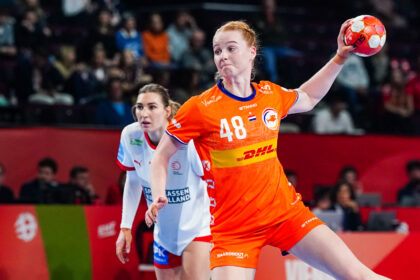 TeamNL Handbaldames uitgeschakeld op het EK na verlies van Denemarken