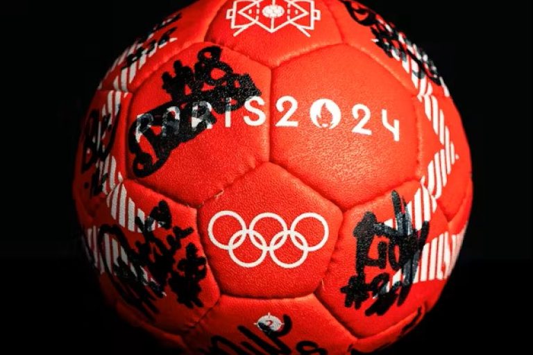 Unieke kans voor handbalfans om gesigneerde items van de Olympische Spelen in Parijs te scoren