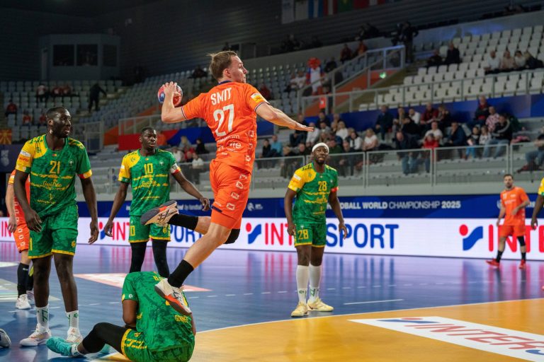 Alec Smit verlaat WK Handbal vanwege hamstringblessure