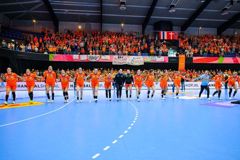 Handbaldames op weg naar WK 2025: Selectie bekend voor trainingsweek in Frankrijk
