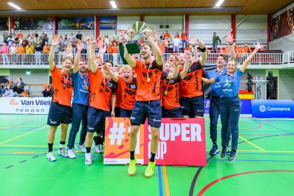 VZV en Volendam winnen SuperCup