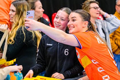 Van Zus HandbalNL Fandag