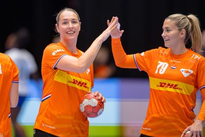 Estavana Polman en Lois Abbingh beëindigen interlandcarrière na WK handbal in eigen land