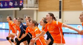 Handbaldames U18 winnen vierlandentoernooi in Parijs
