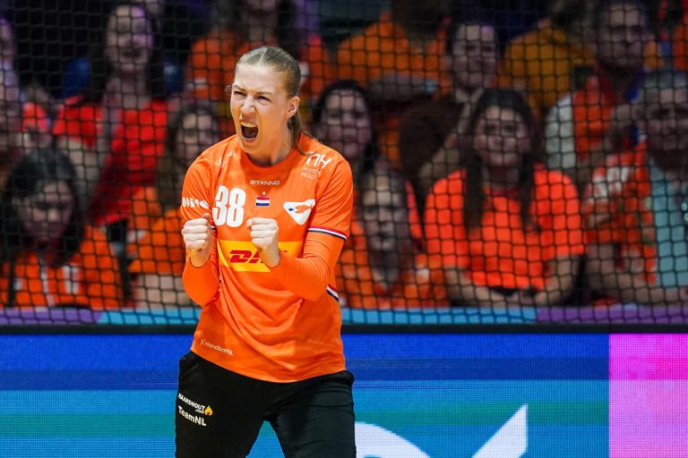 TeamNL Handbaldames blijven ongeslagen op het WK na winst op regerend wereldkampioen Frankrijk