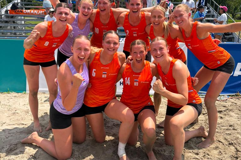 Beach Handball dames winnen eerste twee wedstrijden op WK | Wedstrijdblog